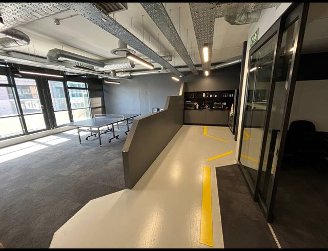 245M² OFFICE TO LET IN GARDENS